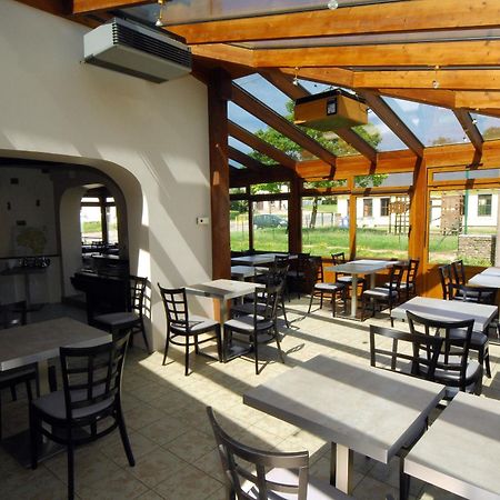 Hotel Aux Beaux Rivages En Gaume Lacuisine ภายนอก รูปภาพ