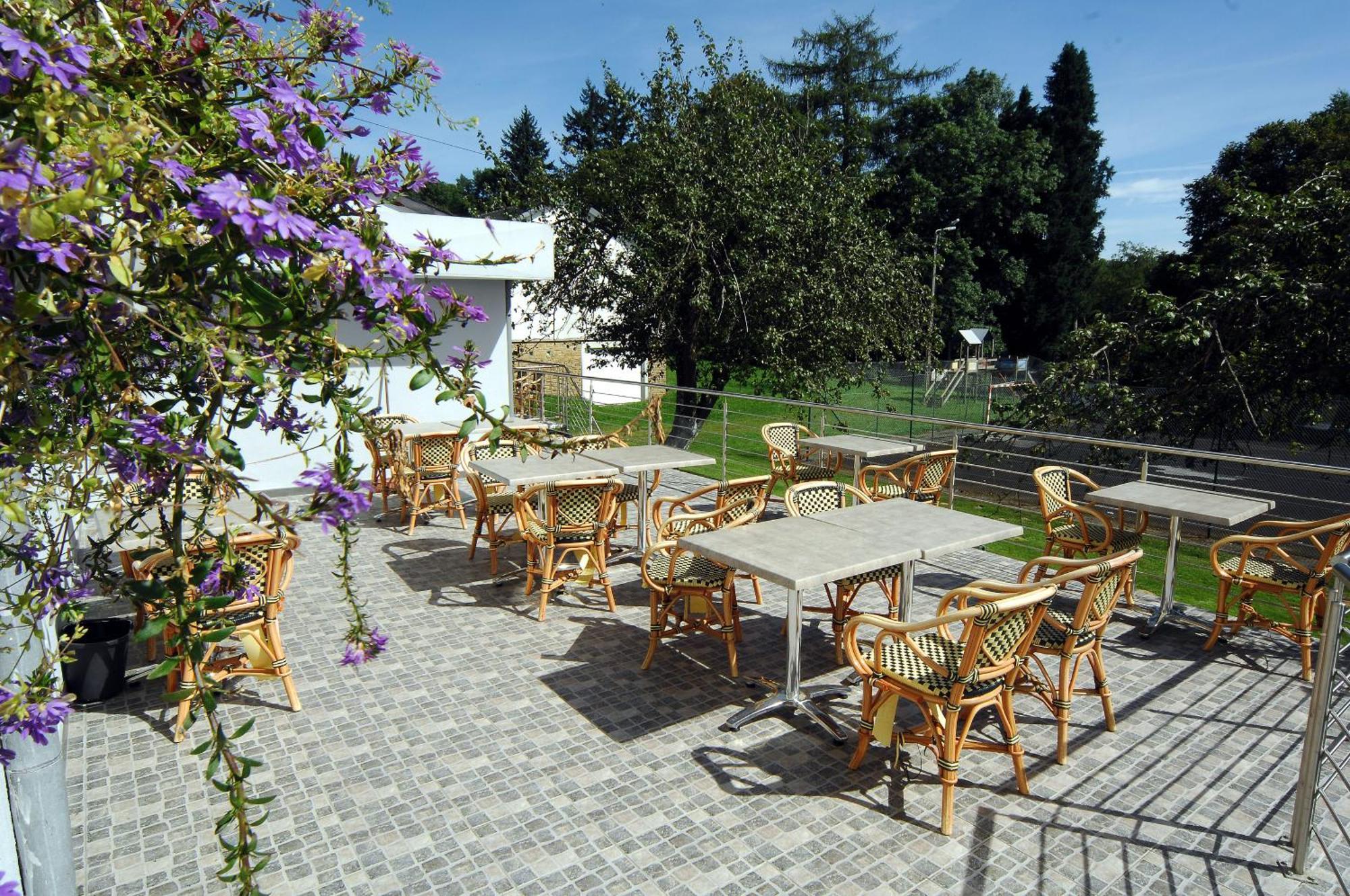 Hotel Aux Beaux Rivages En Gaume Lacuisine ภายนอก รูปภาพ